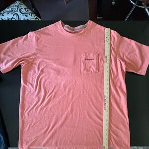 XL Men’s Cut Coral Patagonia Tshirt